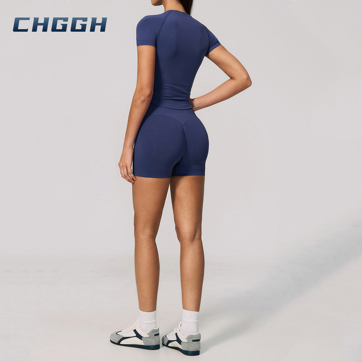 Seamless sports suit